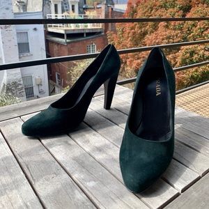 Stunning Prada Hunter Green Suede Pumps, Size 37.5